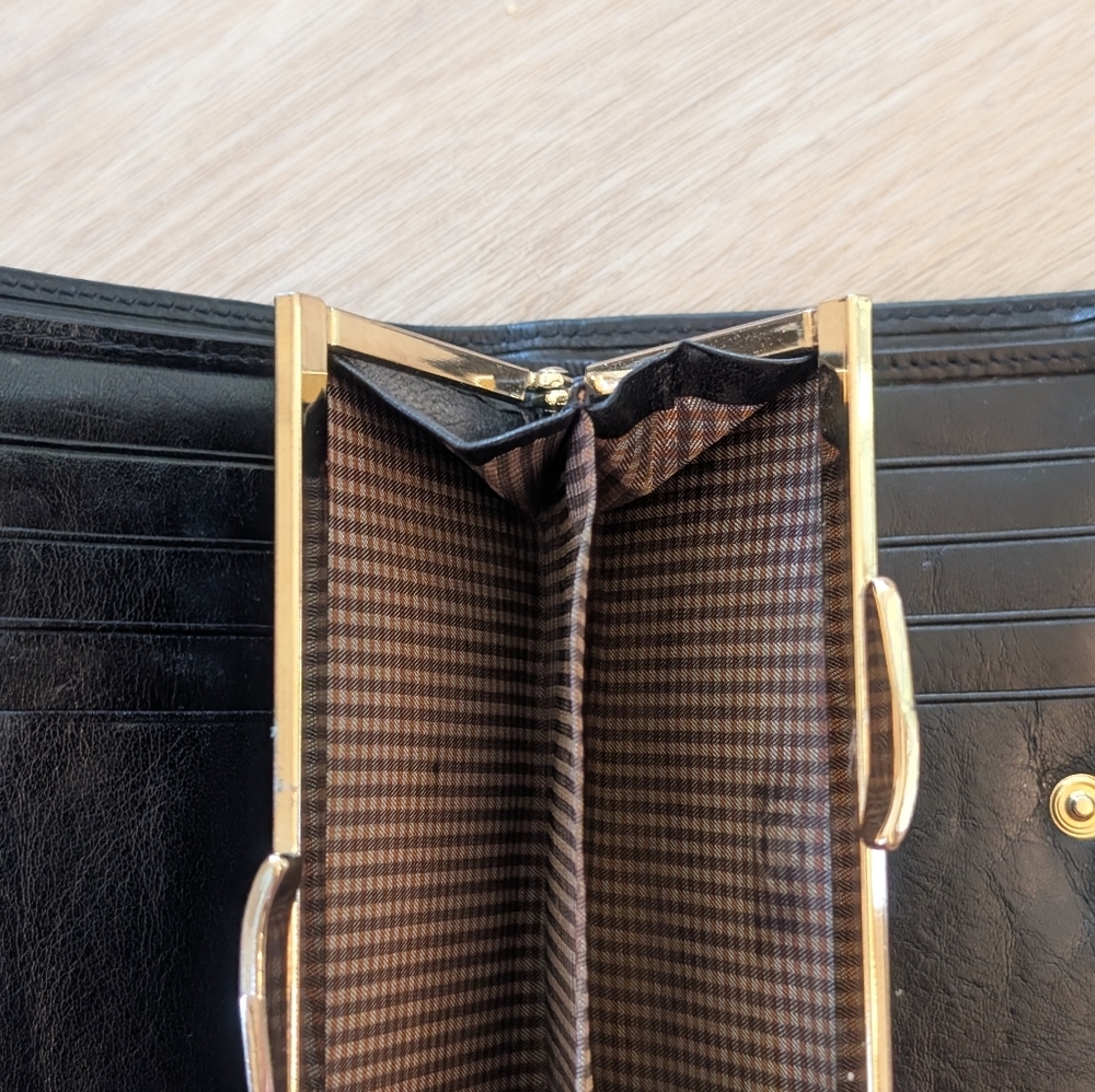 Oroton Black Leather Tri Fold Wallet - Picture 4 of 6